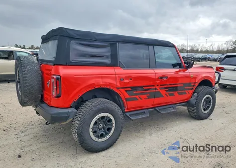 2023 Ford Bronco Base z USA, uszkodzony, nr VIN 1FMEE5DH8PLB33825